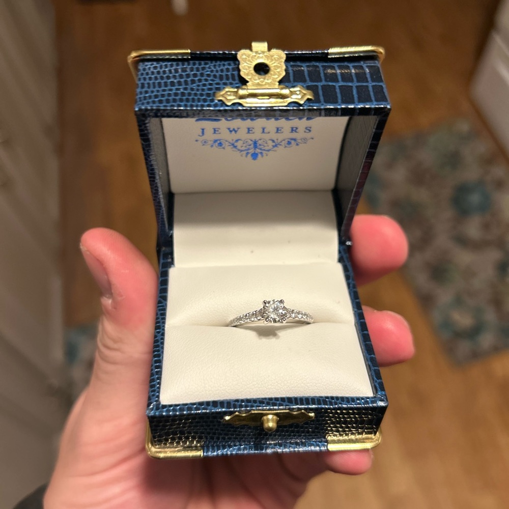 Engagement ring sz 7